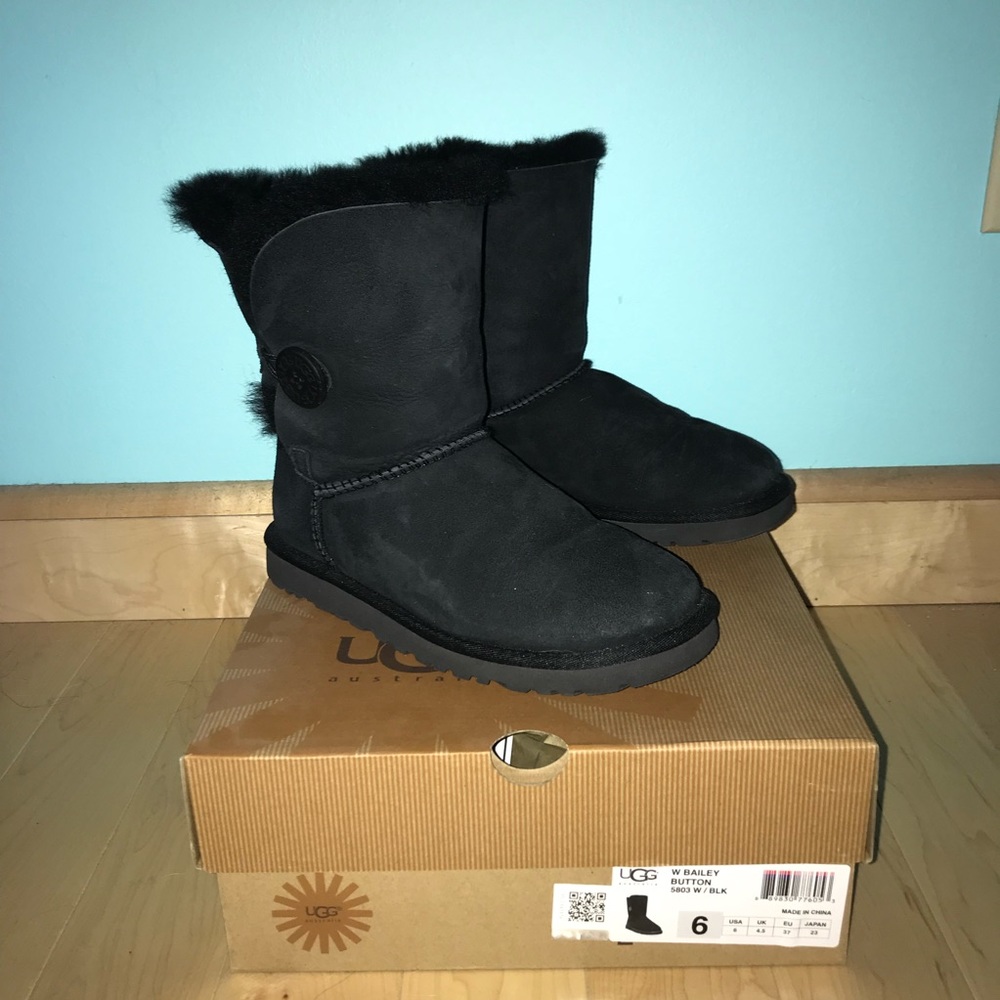 GREAT condition UGG boots!